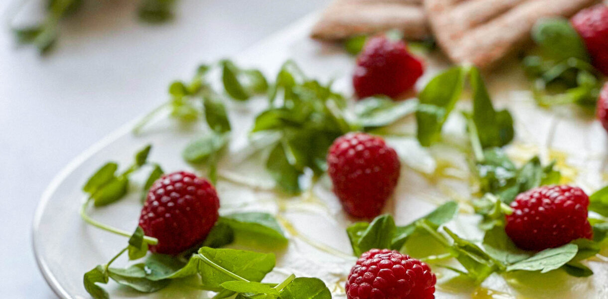 Labneh z malinami